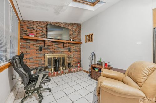 49 Park Ave, Iselin NJ 08830-2241 exterior