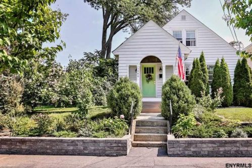 1480 Lexington Ave, Schenectady NY  12309-5210 exterior