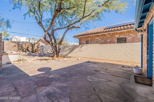 2221 2 St, Tucson AZ 85711-1058 exterior
