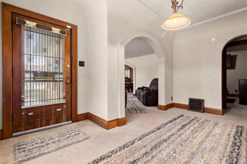 1332 Capitol Dr, Milwaukee WI  53211-1812 exterior