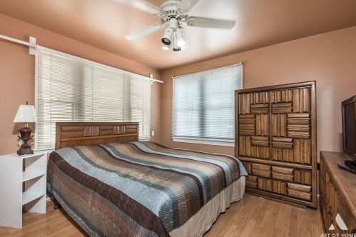 6024 Artesian Ave, Chicago IL 60659-4101 exterior