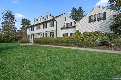 206 County Rd, Demarest NJ  07627-2202 exterior