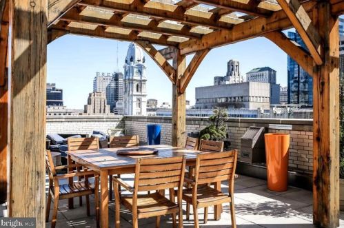 1600 Arch St, Philadelphia PA 19103-2028 exterior