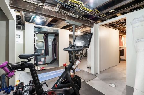 1255 Duffield St, Pittsburgh PA 15206-1318 exterior