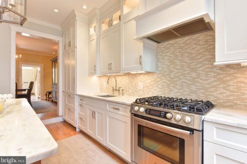 1103 Prince St, Alexandria VA 22314-2934 exterior