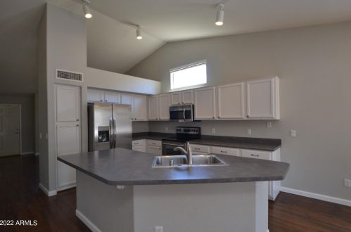 1283 Swan Ct, Chandler AZ  85286-8344 exterior