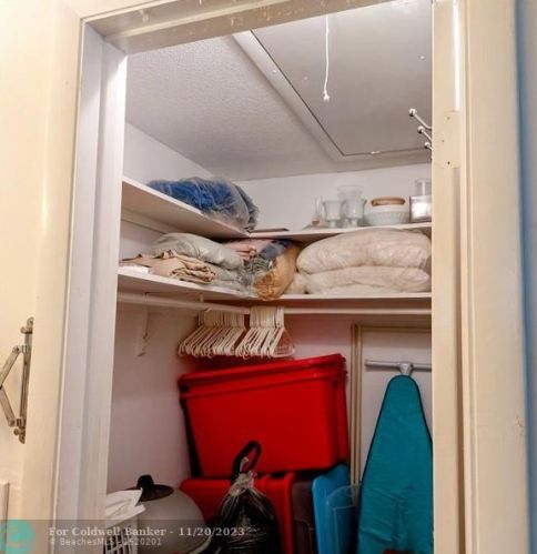 250 High Point Ct, Boynton Beach FL 33435-6657 exterior