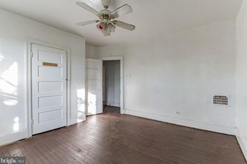 227 10 St, Darby PA 19023-1707 exterior