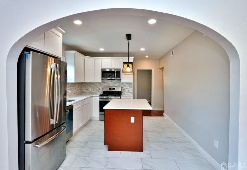 34 Enfield Ave, Montclair NJ 07042-3118 exterior