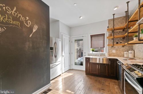 2443 Coral St, Philadelphia PA 19125-1625 exterior