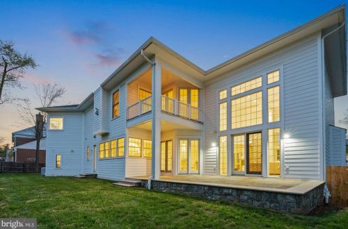 9318 Cranford Dr, Rockville MD 20854-2231 exterior