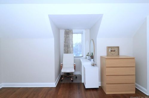 43 Grandview Ave, Norwalk CT 06850-3123 exterior