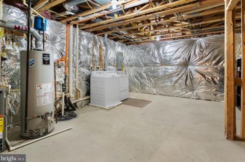 1813 Tobias Dr, Washington DC 20020-2955 exterior