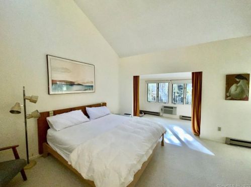 278 Cliffside Dr, Torrington CT 06790-2243 exterior