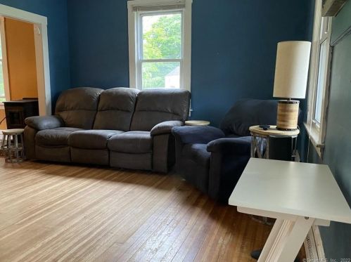 1 Franklin St, Manchester CT 06040-4346 exterior