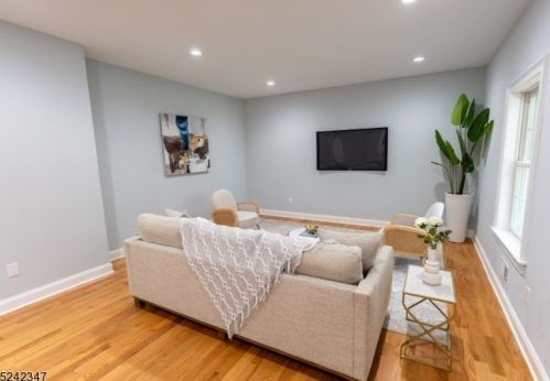 473 Plainfield Ave, Berkeley Heights NJ  07922-1925 exterior