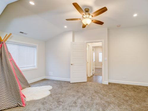 7933 Cressett Dr, Chicago IL 60707-1346 exterior