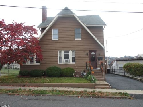5 Garfield Pl, Paterson, NJ 07512-2526