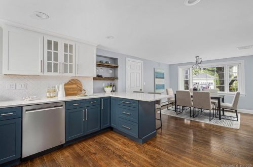 4 Mount Ave, Providence RI  02906-3410 exterior