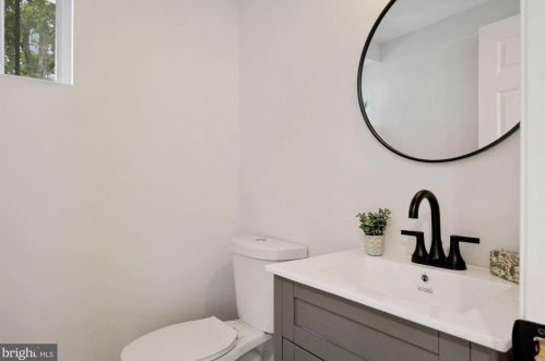 6511 Kansas Ln, Silver Spring MD  20912-4719 exterior