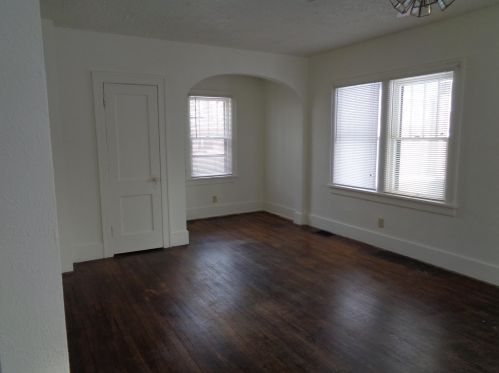 629 Jefferson Pl, Kalamazoo, MI 49006-3138