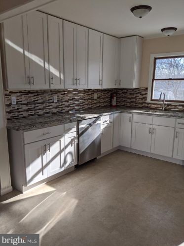 12 Gln Clair Dr, Trenton NJ 08618-1943 exterior