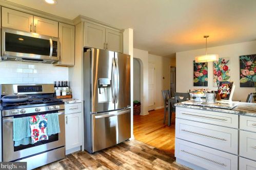 1131 Hermosa Ave, Lancaster PA 17601-1526 exterior