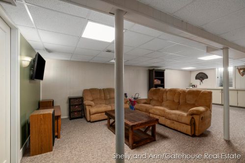 3800 Perry Ave, Wyoming MI 49519-3652 exterior