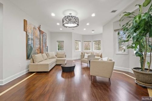 3 Pne Ter, Demarest NJ 07627-1214 exterior