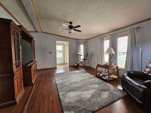 21 Emperor Dr, Concord, NH 03303-4124