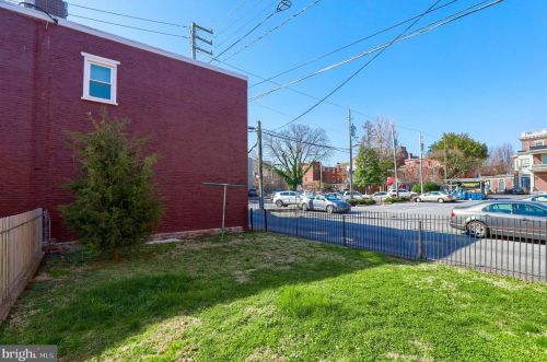 126 Walnut St, Lancaster PA 17602-5043 exterior