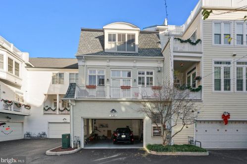 720 Bracey Ln, Alexandria VA  22314-6245 exterior