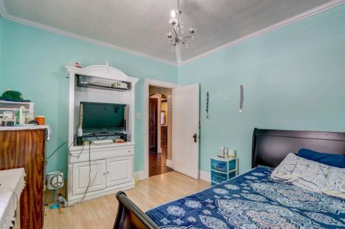 2106 34, Milwaukee WI 53215-2301 exterior