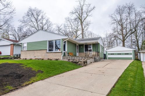 4431 38th St, Milwaukee, WI 53221-2012