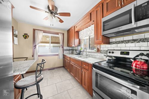 7153 72 St, Chicago IL 60629-3505 exterior