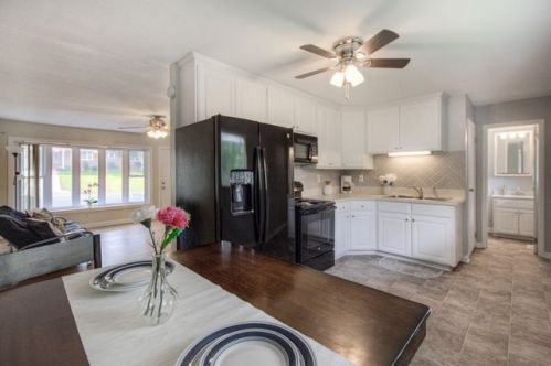 1307 Fern Forest Dr, Gastonia, NC 28054-5656