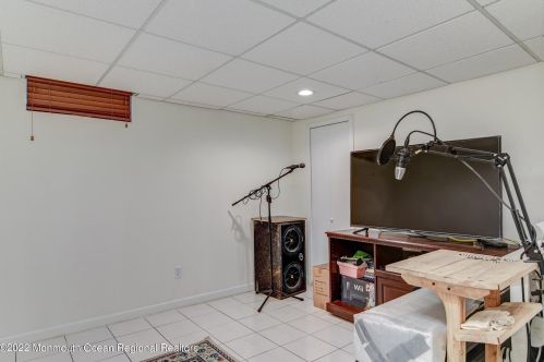 19 Cres Rd, Old Bridge NJ 08857-4101 exterior