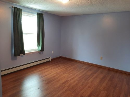 75 Puritan Rd, Springfield MA 01119-2953 exterior