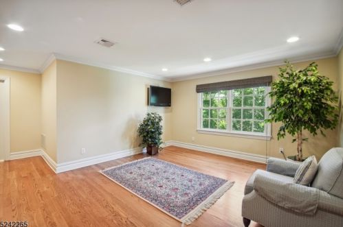 40 Linden Ln, Chatham Township NJ 07928-1654 exterior