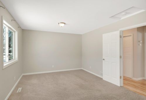 8015 Comstock Ct, South Saint Paul MN 55076-3332 exterior