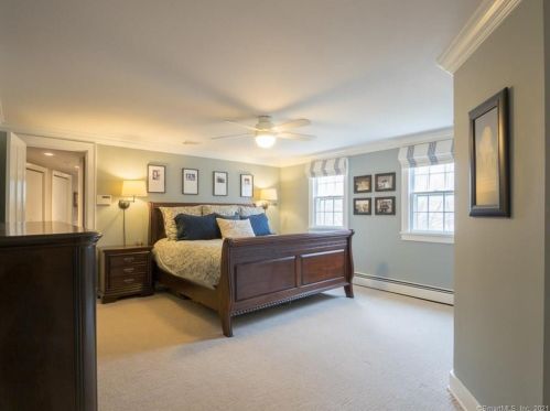 117 Whipstick Rd, Wilton CT 06897-1232 exterior