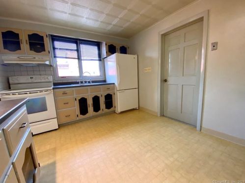 15 Albert St, Torrington CT 06790-6401 exterior