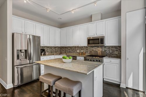 527 Peoria St, Chicago IL 60621-1634 exterior