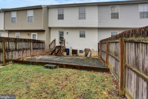 124 Apple Grv Ln, Littlestown PA 17340-1159 exterior