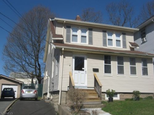 91 Maple St, Town Center, NJ 07052-5818