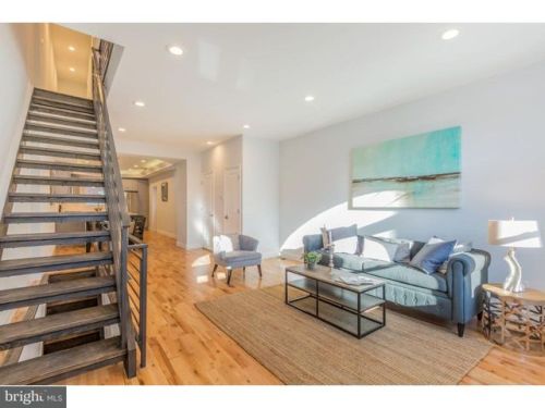 1723 Mckean St, Philadelphia, PA 19145-2913