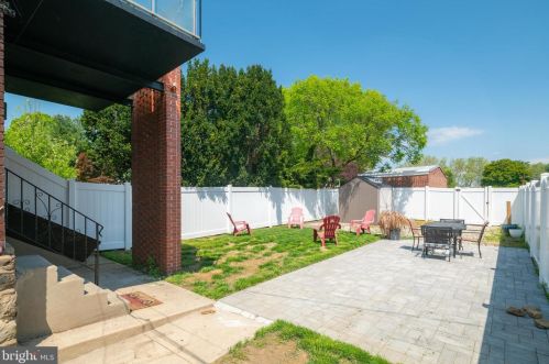 5817 Henry Ave, Philadelphia PA  19128-1702 exterior