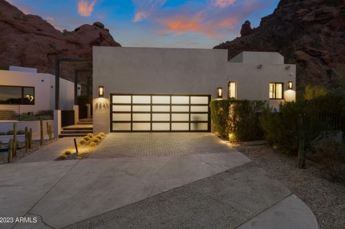 5841 Echo Canyon Cir, Phoenix AZ 85018-1243 exterior