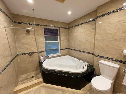 916 Boynton Ave, Bronx NY 10473-4503 exterior