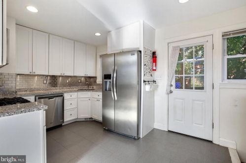 1611 Noyes Dr, Silver Spring MD 20910-2224 exterior